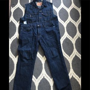 Levi’s Jean vest outfit